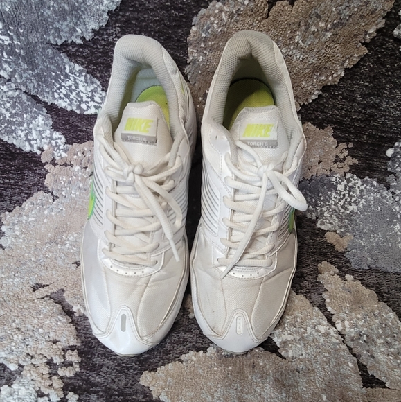 Nike shoes - Picture 3 of 8